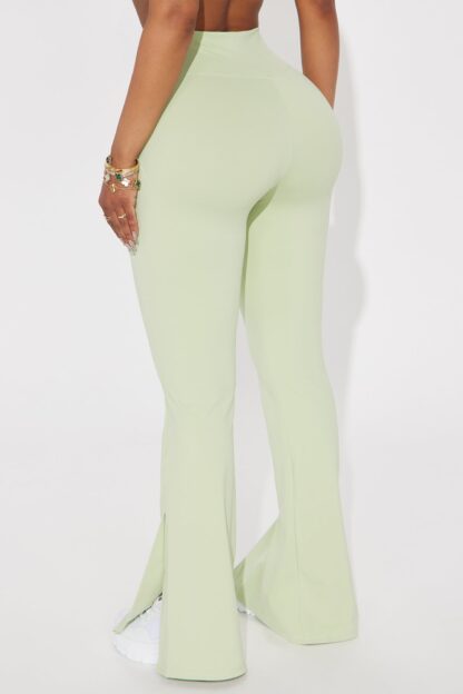 Pantalones de Yoga Activos con Cintura Alta y Detalles Fruncidos - Image 9