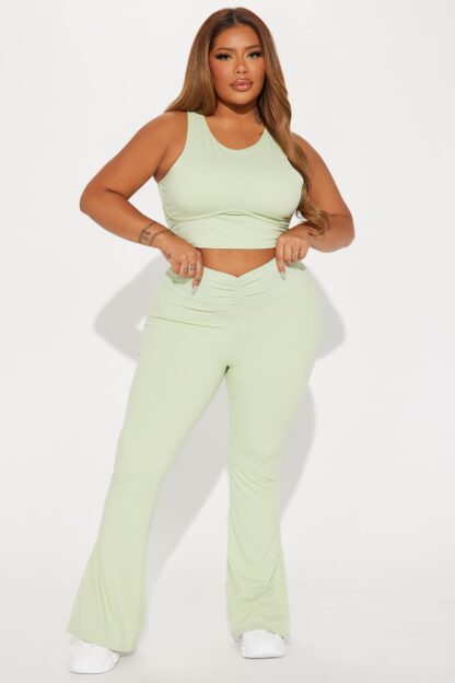 Pantalones de Yoga Activos con Cintura Alta y Detalles Fruncidos - Image 11