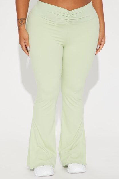 Pantalones de Yoga Activos con Cintura Alta y Detalles Fruncidos - Image 10
